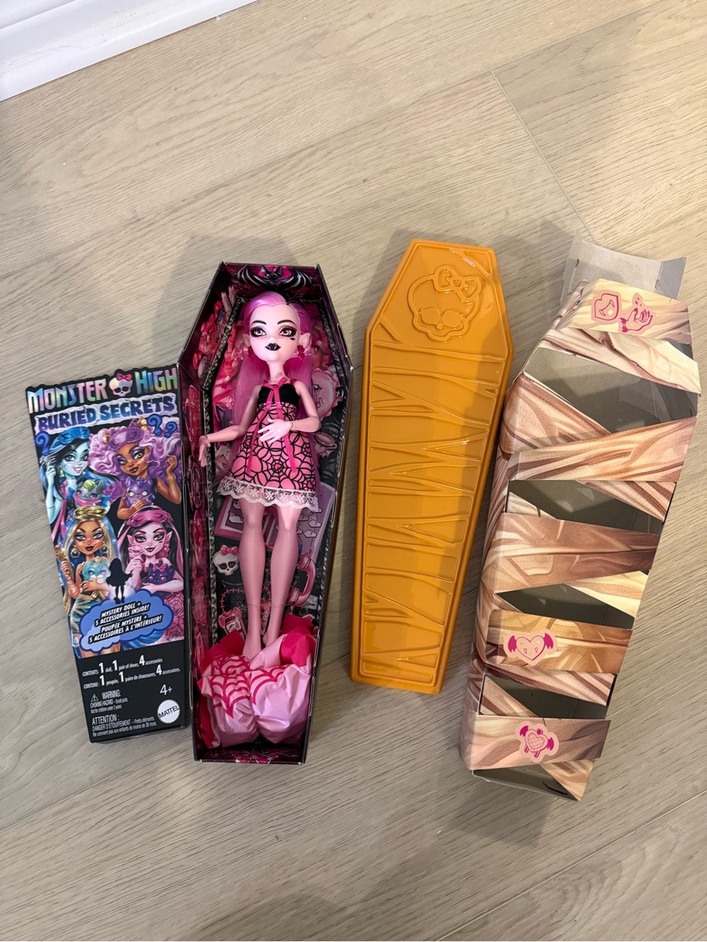 New Monster High Buried Secrets Draculaura